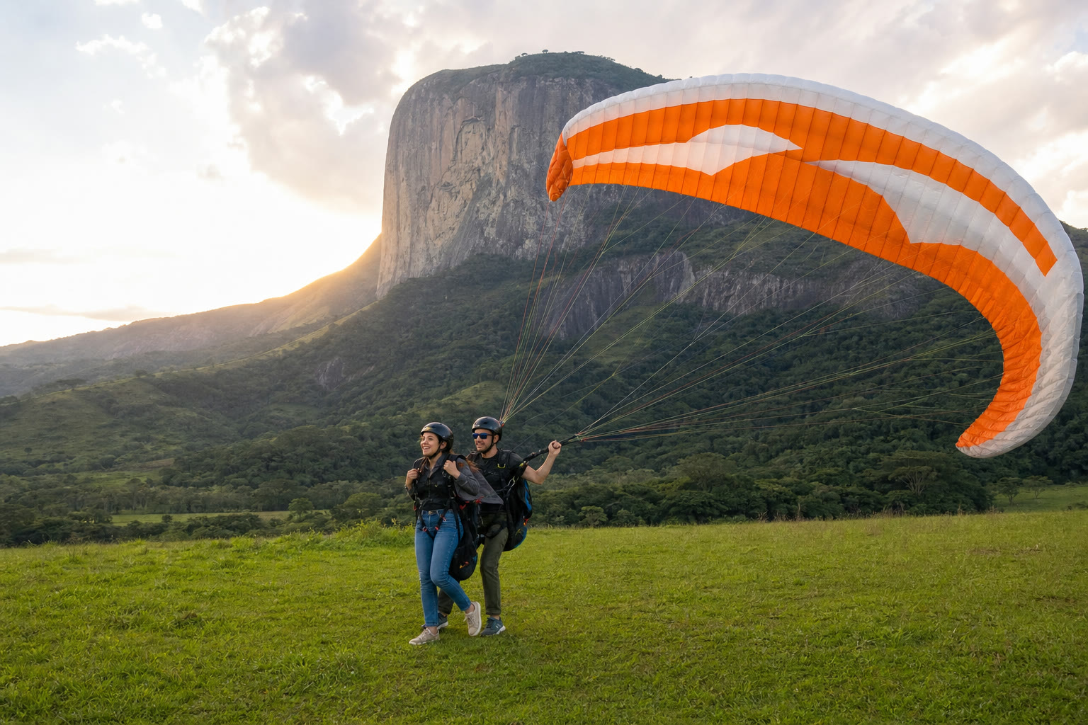 Parapente se aproximando do campo de pouso